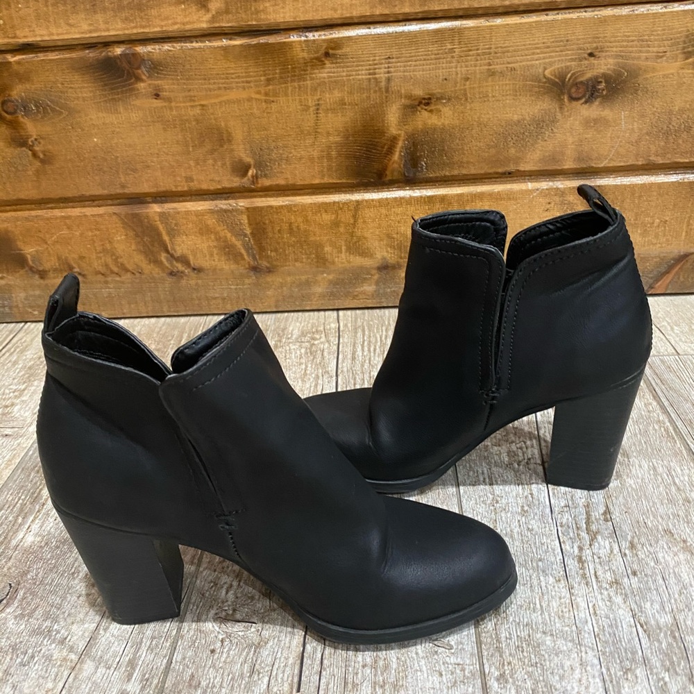 American Rag Seleste Block-Heel Booties - Picture 6 of 6